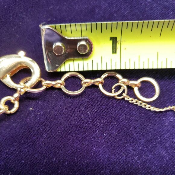 Amrita Singh Signed Necklace, Large Green Flower Medallion Pendant, Gold Tone - Picture 11 of 11